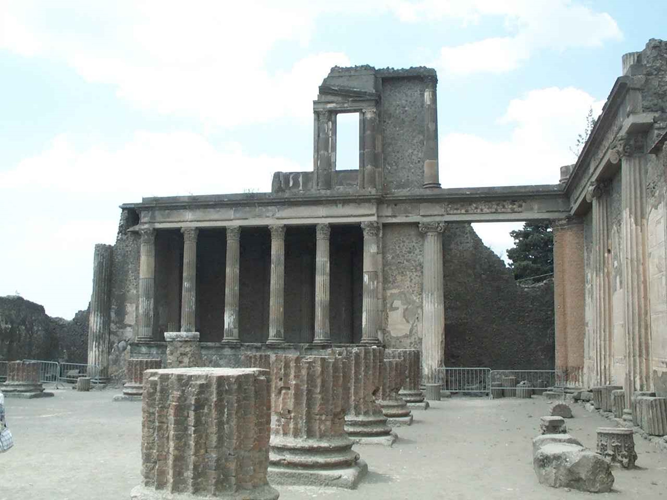 <p>Basilica at Pompeii</p>