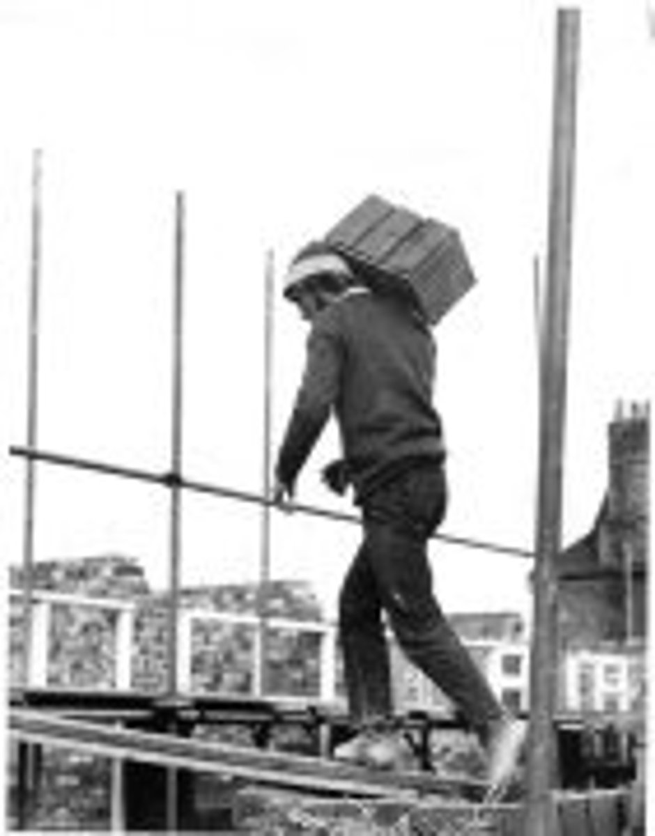 <p>(n) người lao động chân tay</p><p>example: The ___ worked tirelessly from dawn till dusk</p>