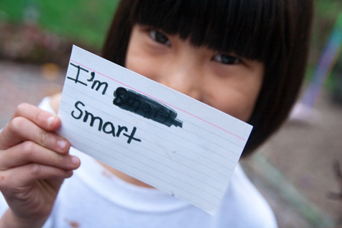 <p>v. sáng suốt</p>