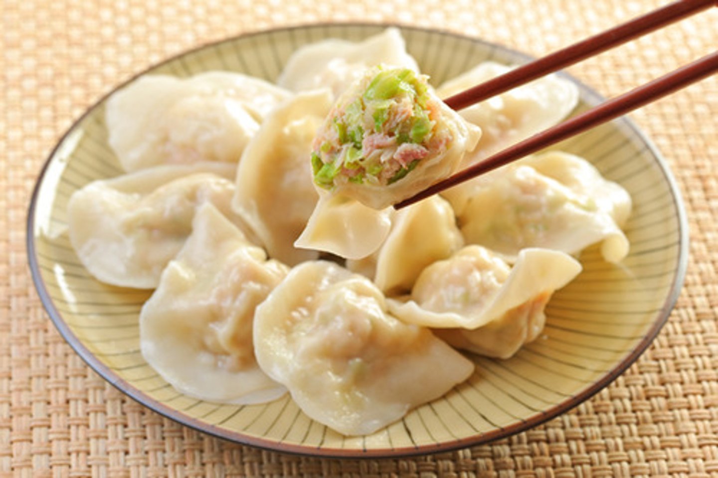 <p>shuǐ jiǎo - boiled dumplings</p>