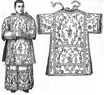 <p>wide-sleeved robe</p>