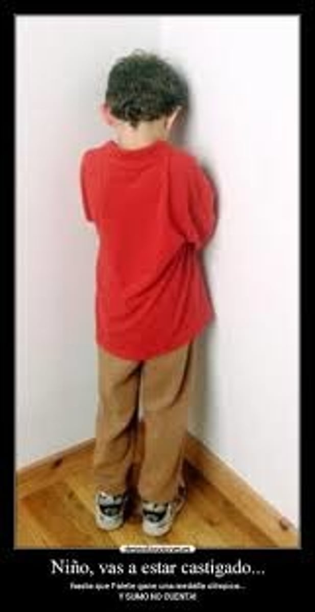 <p>Hausarrest haben</p>