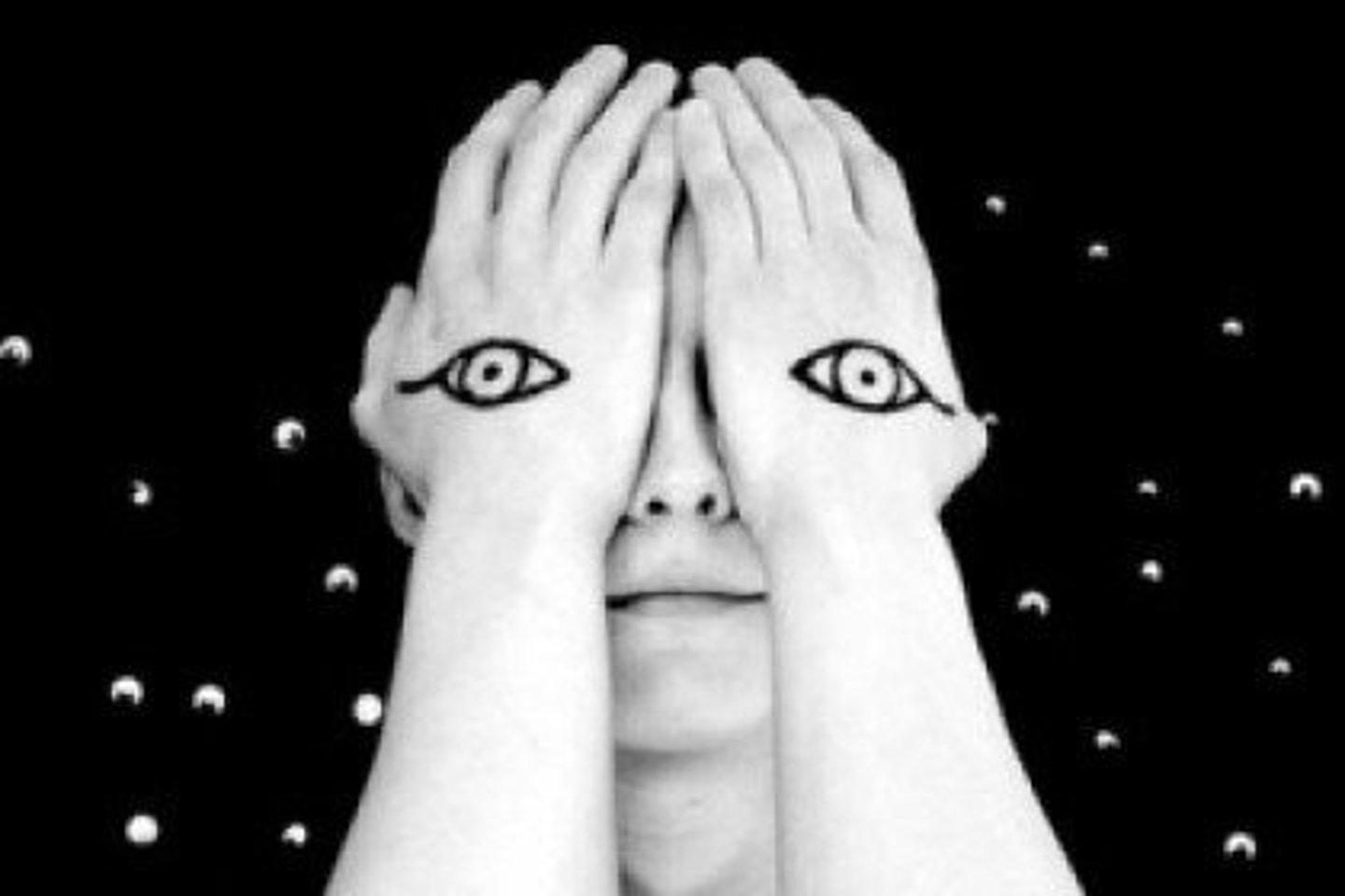 <p>закрити очі на щось</p>