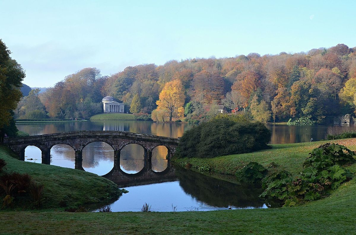 <p>Who designed Stourhead and where was it?</p>