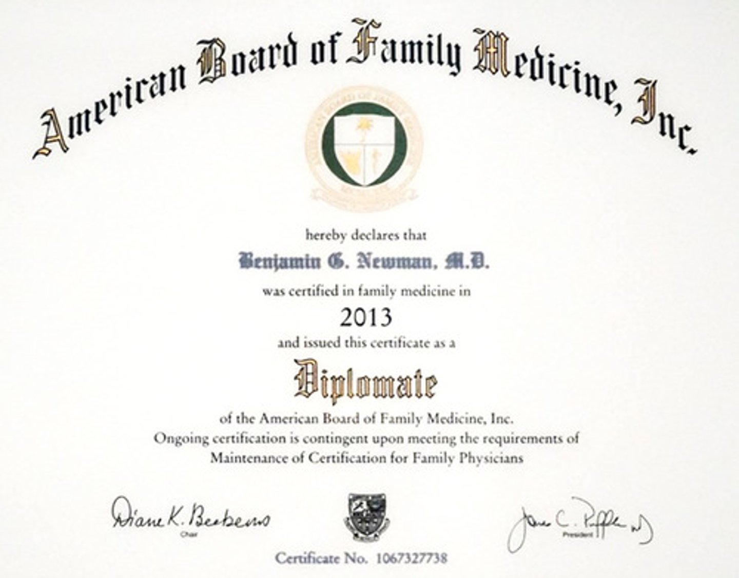 <p>agréé, diplômé</p>