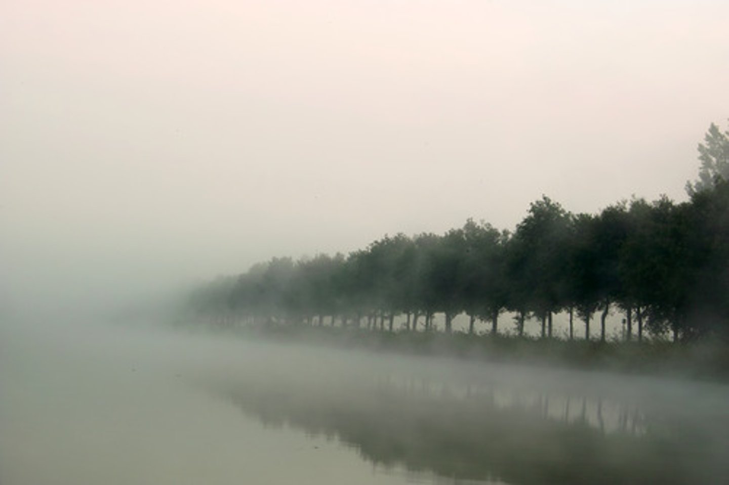 <p>A transitional device consisting of a gradual change in the intensity of an image or sound, such as from a normally-lit scene to darkness or vice versa, from complete black to full exposure.</p>