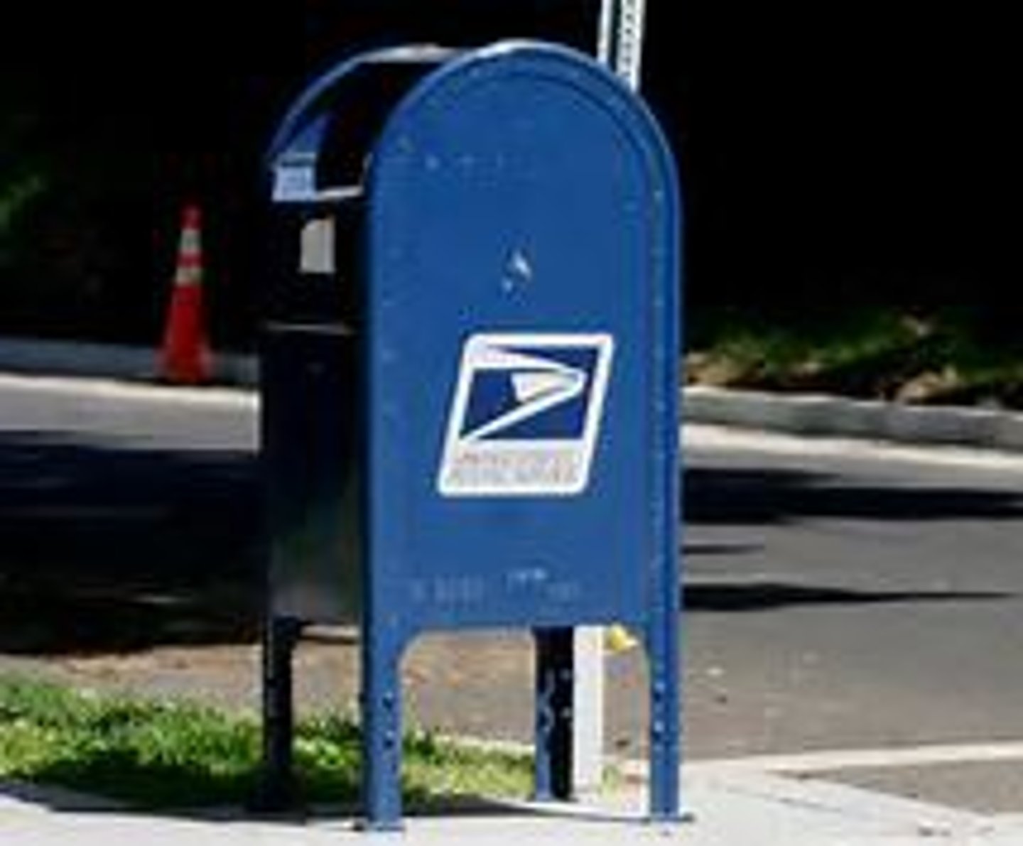 <p>mailbox</p>