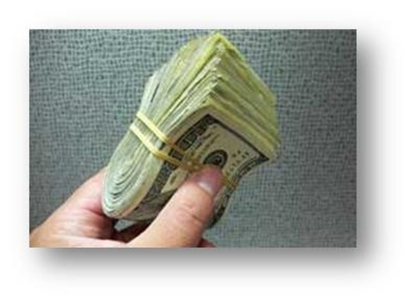 <p>v. có thể, có đủ khả năng, điều kiện (làm gì)</p><p>I can't afford to buy a car.</p>