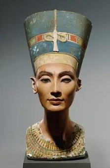 <p>Nefertiti Bust</p>