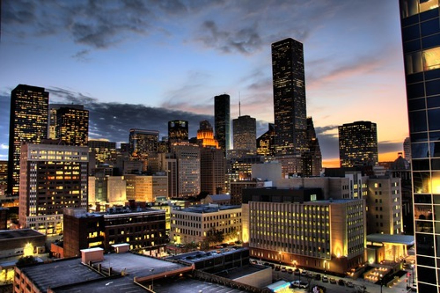 <p>An area with one central city and surrounding counties and suburbs.</p><p>ex: The city of portland including the other surroundings areas such as Happy valley, Gresham, Hillsboro</p>