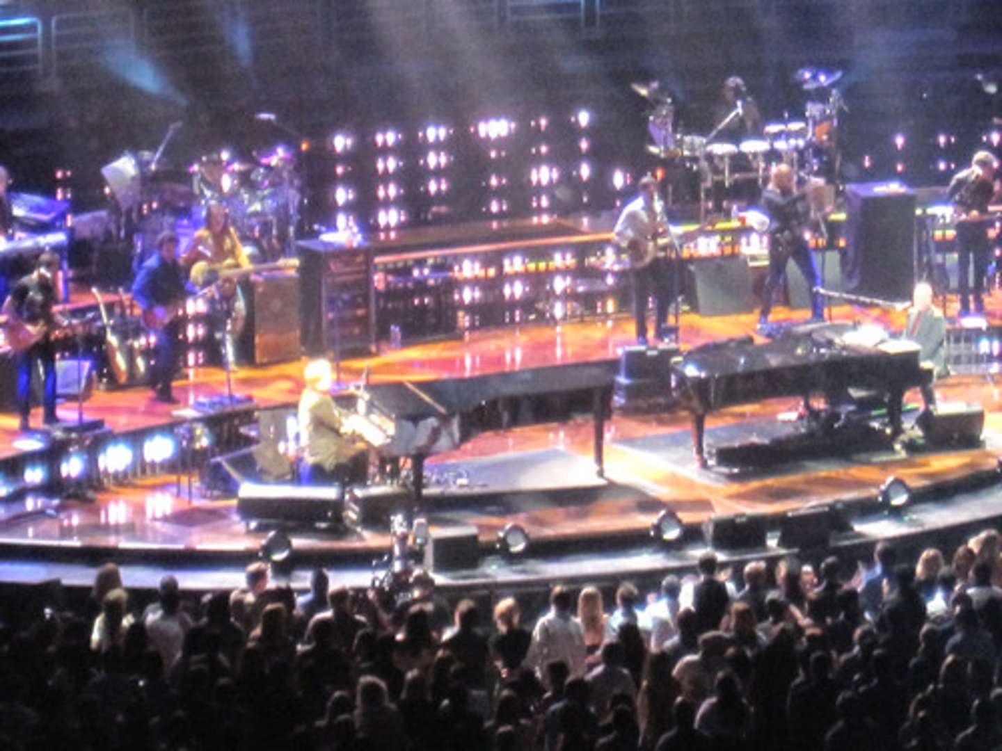 <p>a pair of chromosomes, one from each parent, that have relatively similar structures and gene values</p>