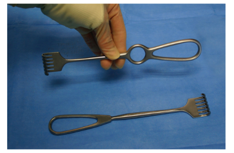 <p>Nickname: Blunt Rake</p><p>Use: Retractor</p><p>Features: Handle variations, 6-prongs blunt tips</p>