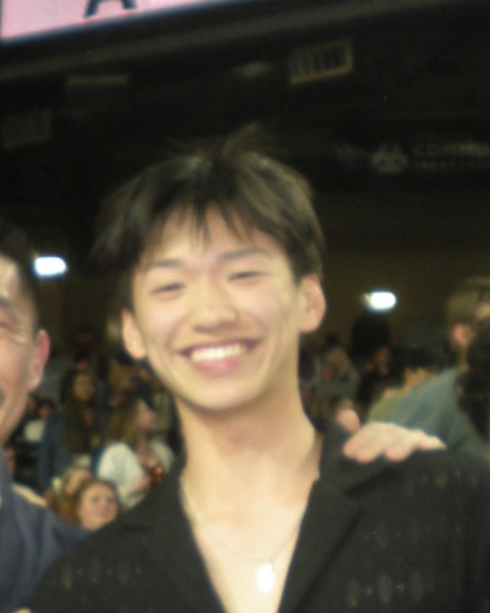<p>Sam Huang (Sam H-Wong)</p>