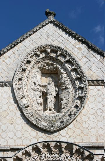 <p><strong>NOTRE DAME DE LA GRANDE:</strong></p><ul><li><p>Pitiers (Francie)</p></li></ul><p></p>