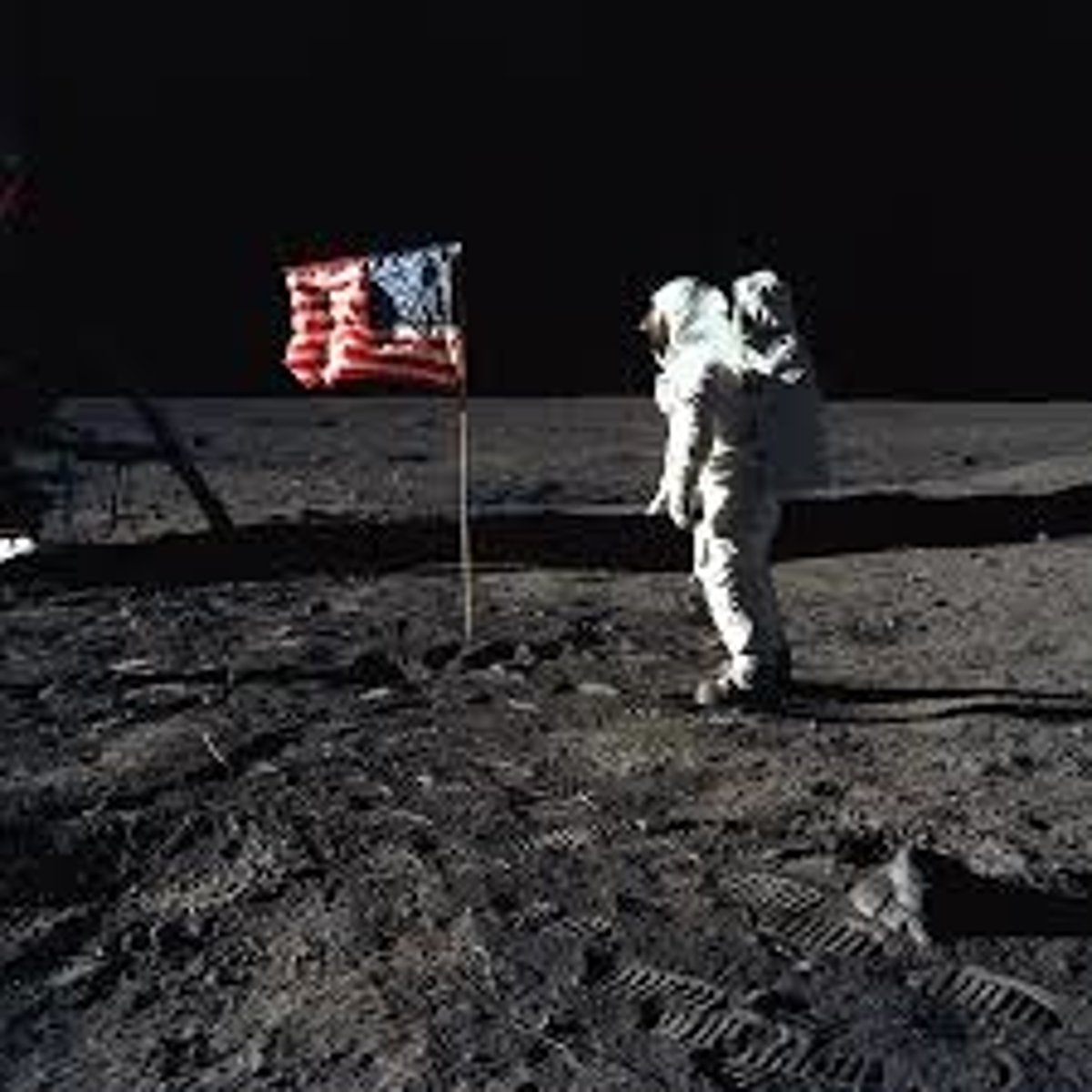 <p>Designed to land humans on the Moon and bring them safely back to earth</p>