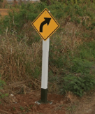 <p>Bulky signpost with bottom black block</p>