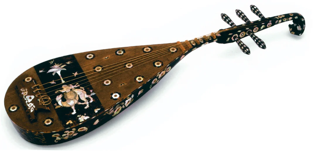<p>Five-stringed Lute (Biwa)</p>