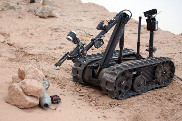 <ul><li><p><span>VID: Completely round tracks, black</span></p></li><li><p><span>Capability: 100 lbs payload, 20 lbs lift, 3 IR cameras</span></p></li></ul><p></p>