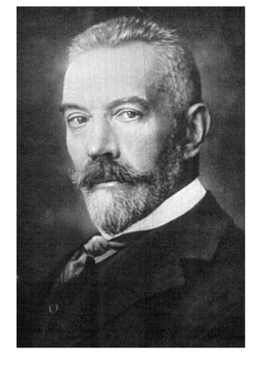 <p>Chancellor of Germany (1909-1917)</p><p>Minister of the Interior (1907-1909)</p><p>- Appointed Minister of the Interior as he supported the Bulow bloc</p><p>- University educated Junker</p><p>- Worked in the Prussian civil service</p><p>- Intelligent, man of honour, administrator</p><p>- No knowledge of foreign or military affairs</p><p>- Had Kaiser's respect</p><p>- Bogged down by the military and crises</p><p>- Little support in the Reichstag since the SPD was the largest party.</p><p>- Right-wing, but lost support or conservative parties after proposing reforming the Prussian constitution</p><p>National debt - 400 bn marks</p><p>National deficit - 400m marks</p>