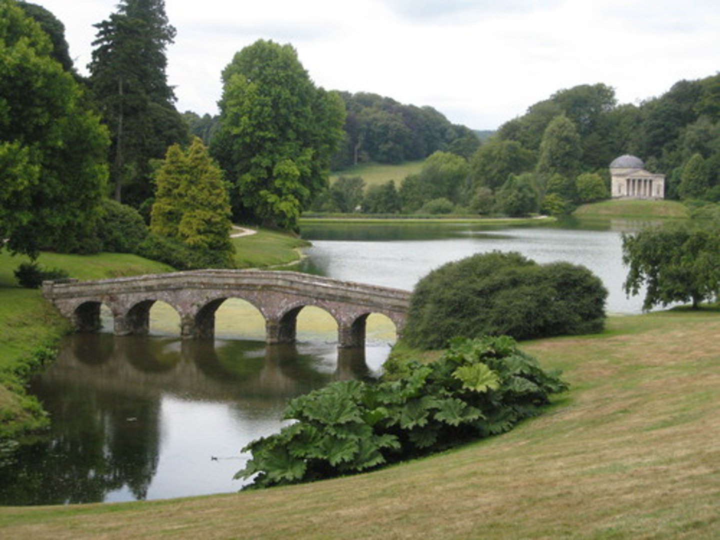 <p>Carefully designed garden with a long walking path</p>