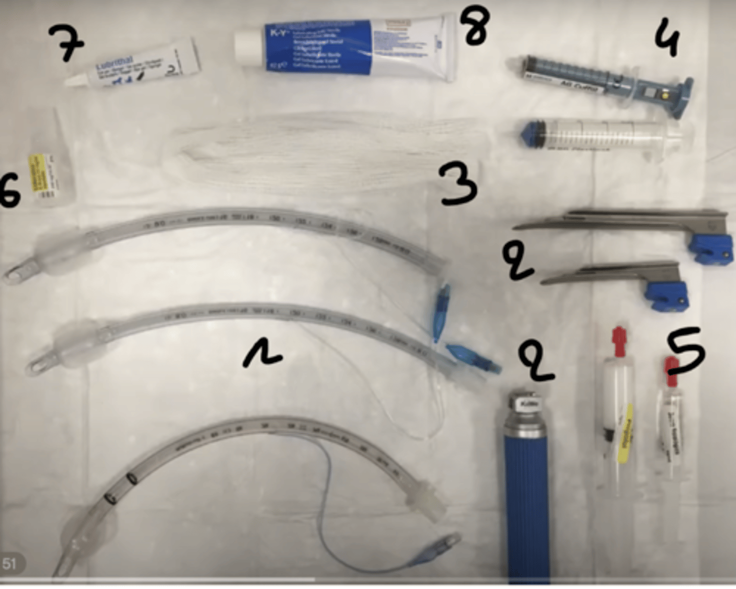 <p>¿dónde están los tubos endotraqueales?</p>