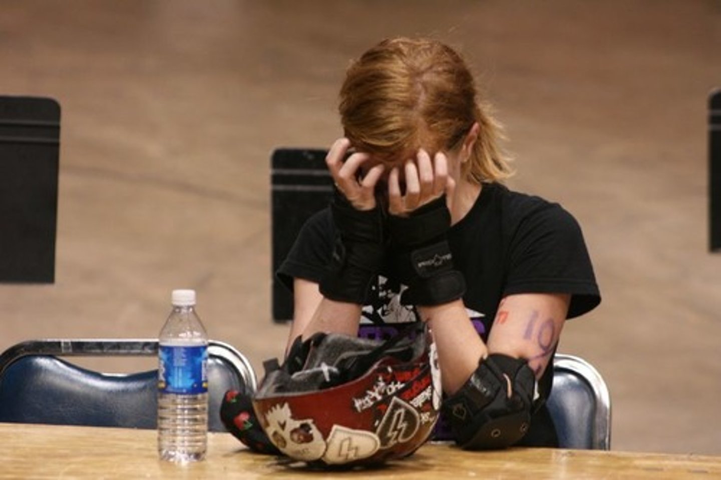 <p>tổn thương/chấn thương</p><p>ex: the accident left him with deep emotional trauma</p>