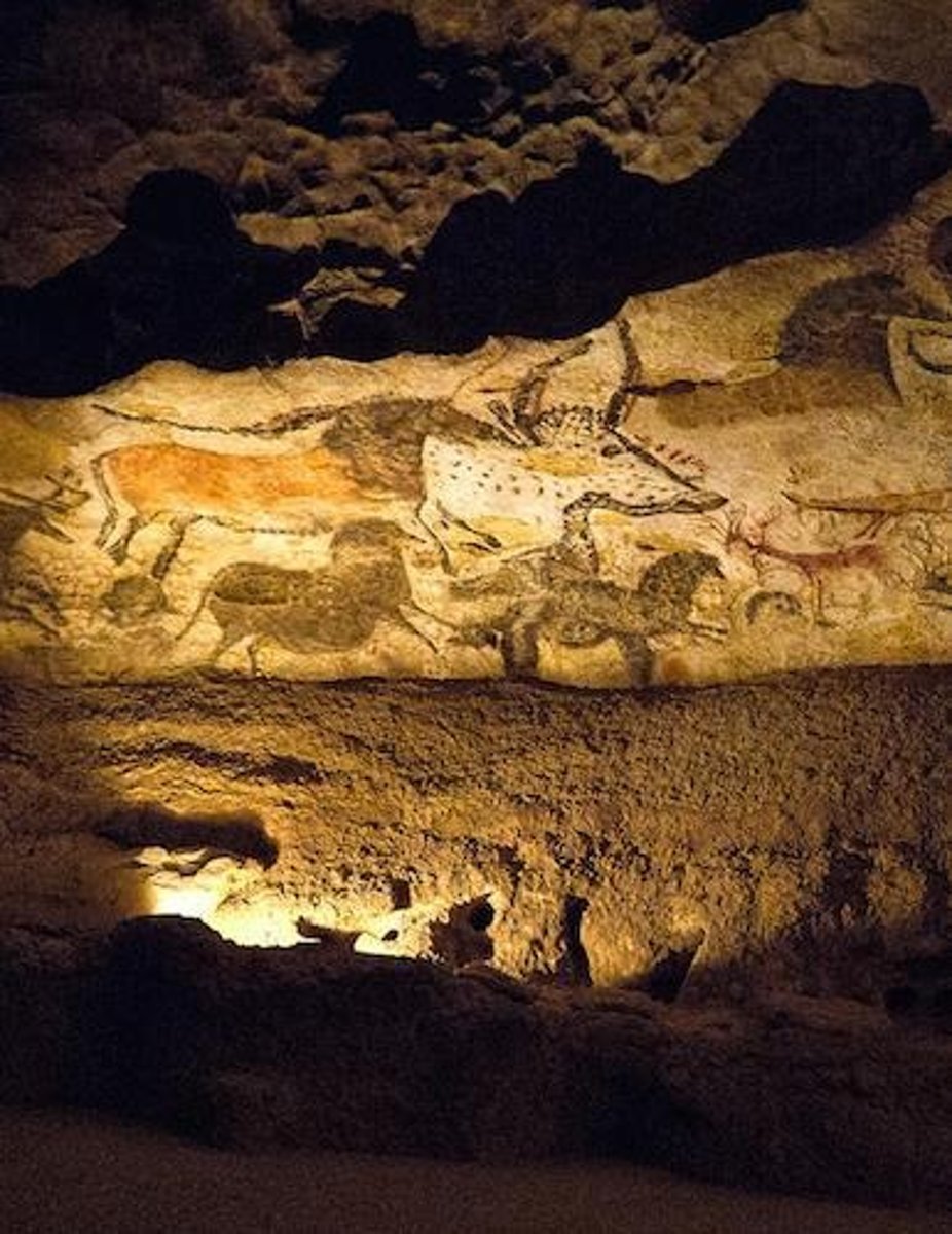 <p>Animals are rendered in 'twisted perspective,' where their bodies are shown in profile while their horns are viewed from a frontal perspective.</p>