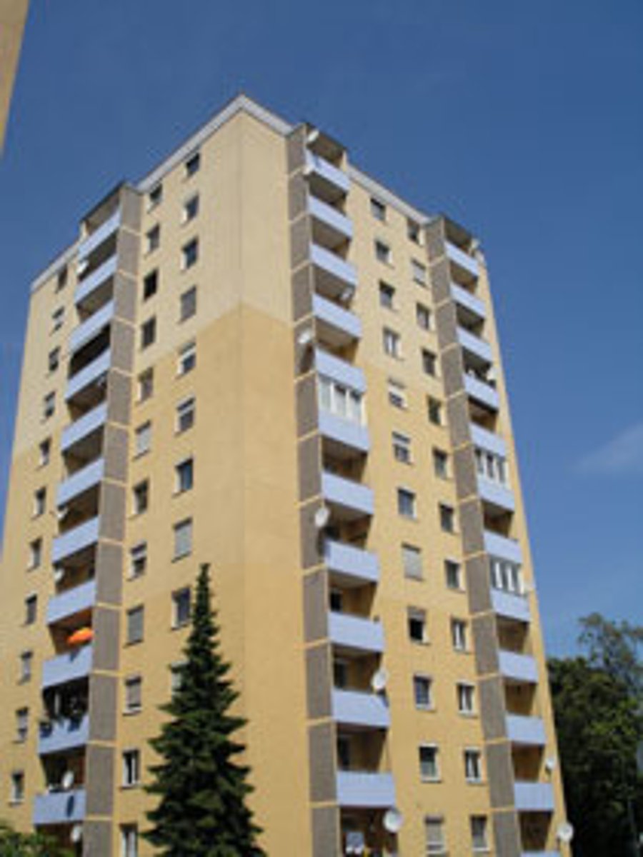 <p>ett höghus</p>