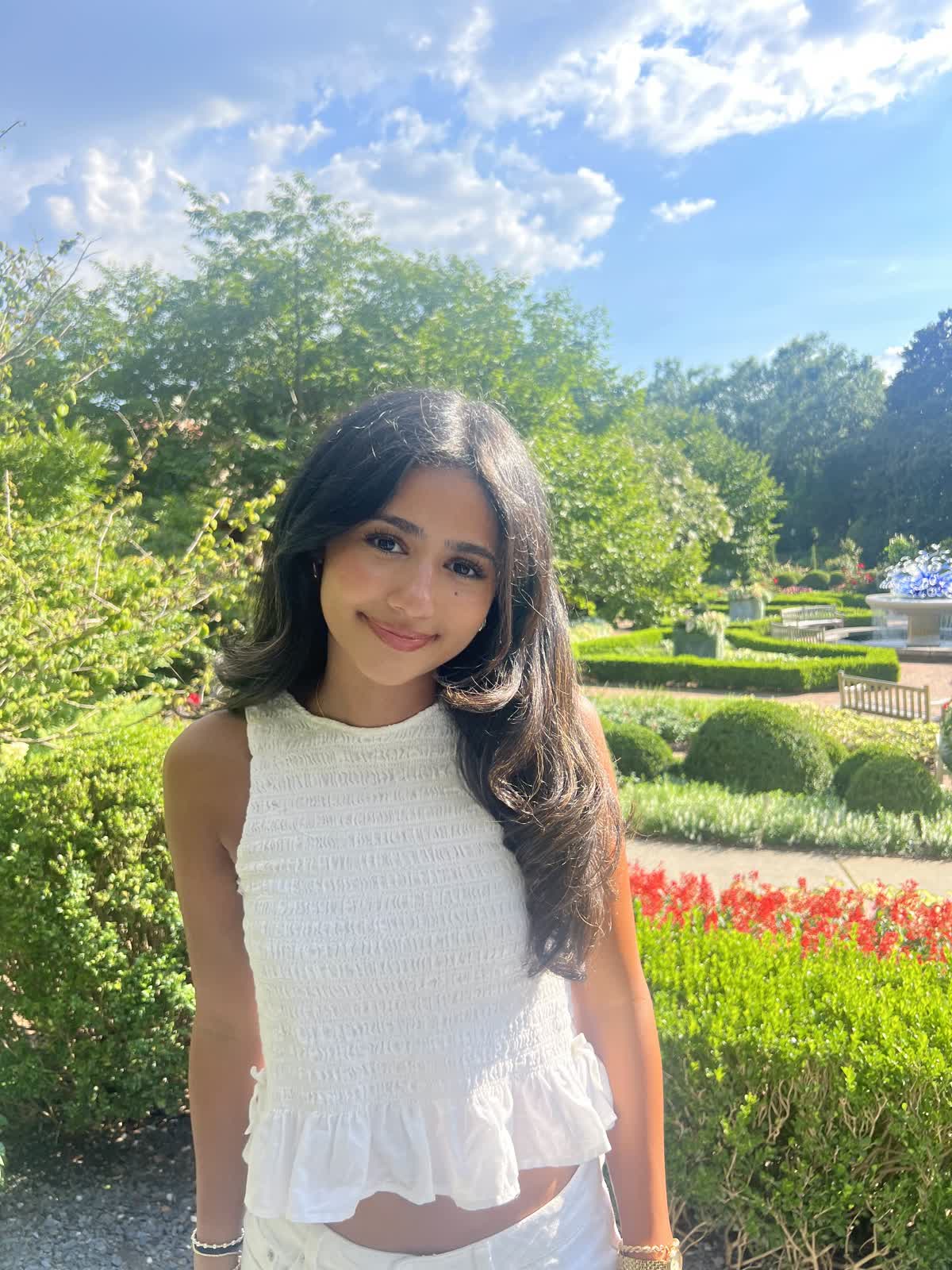 <p>Dina Dalloul</p>