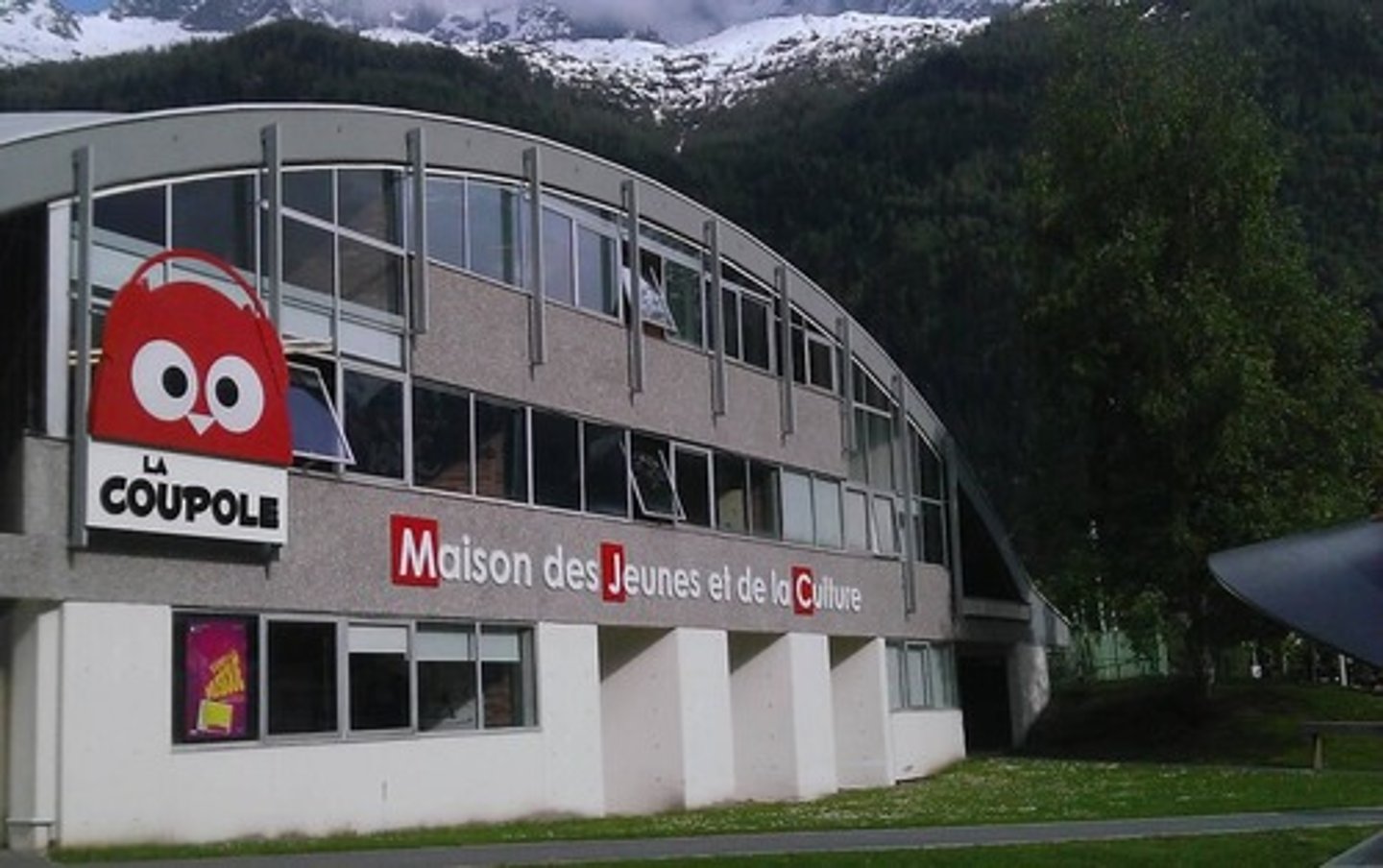 <p>recreation center</p>