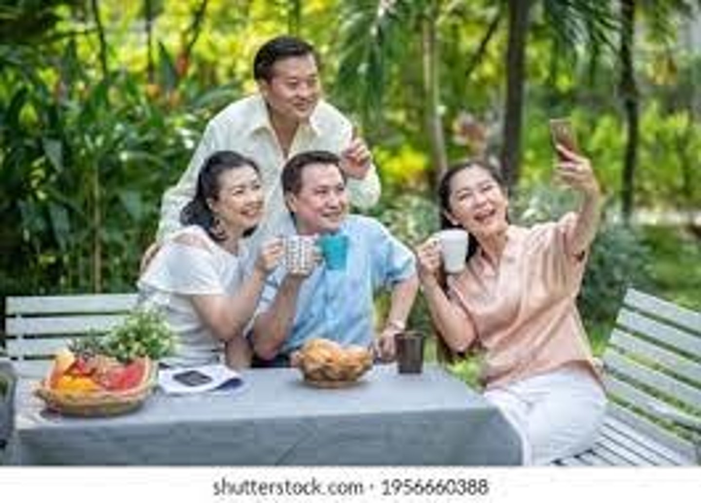 <p>to get together</p>