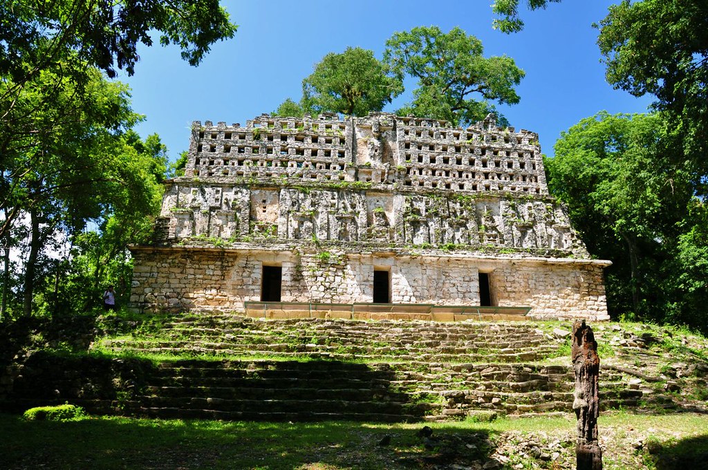 <p>Yaxchilán: Structure 33</p>