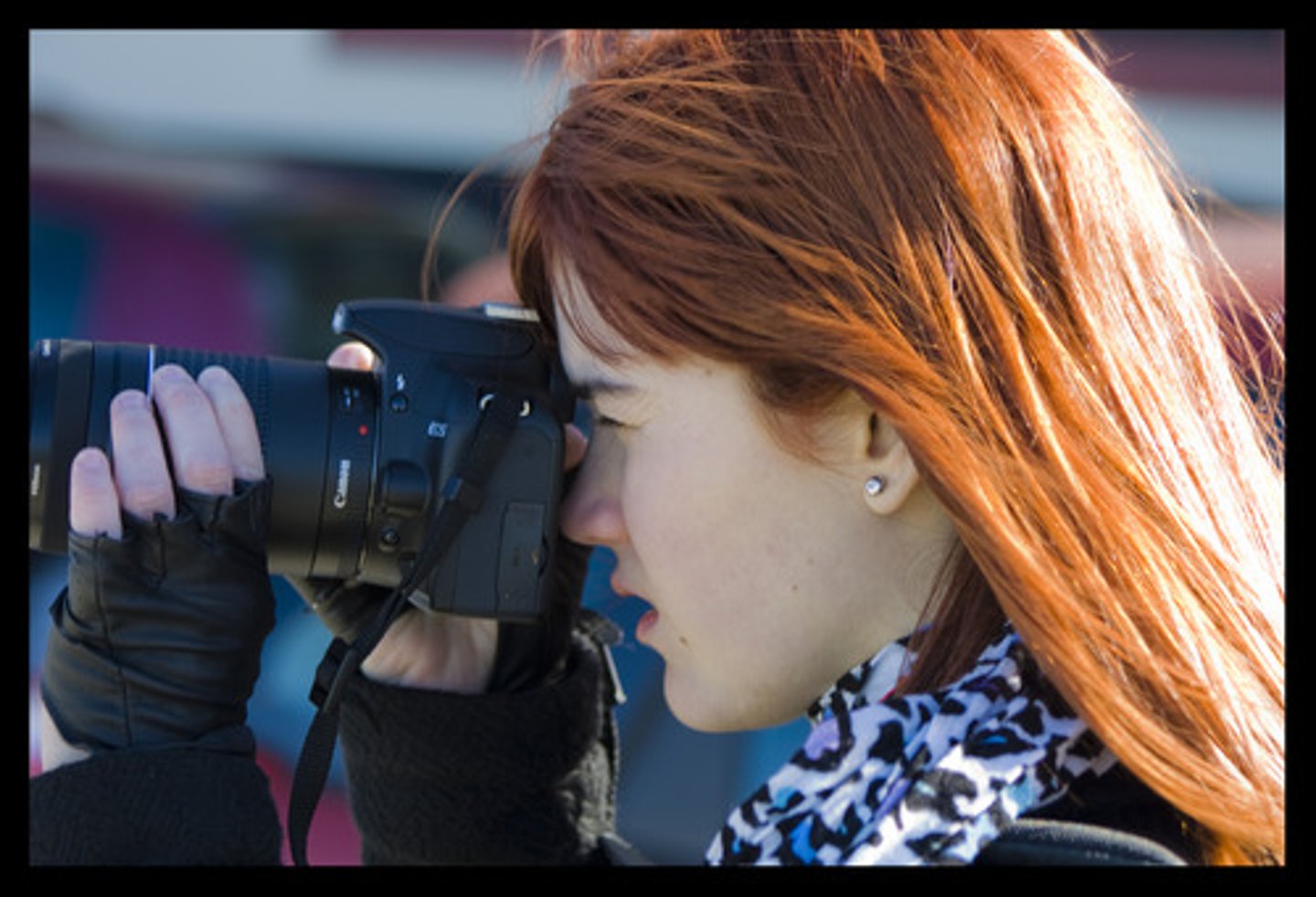 <p>female photographer</p>