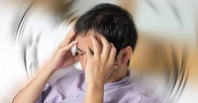 <p><span>坐車太久我會_了</span></p>
