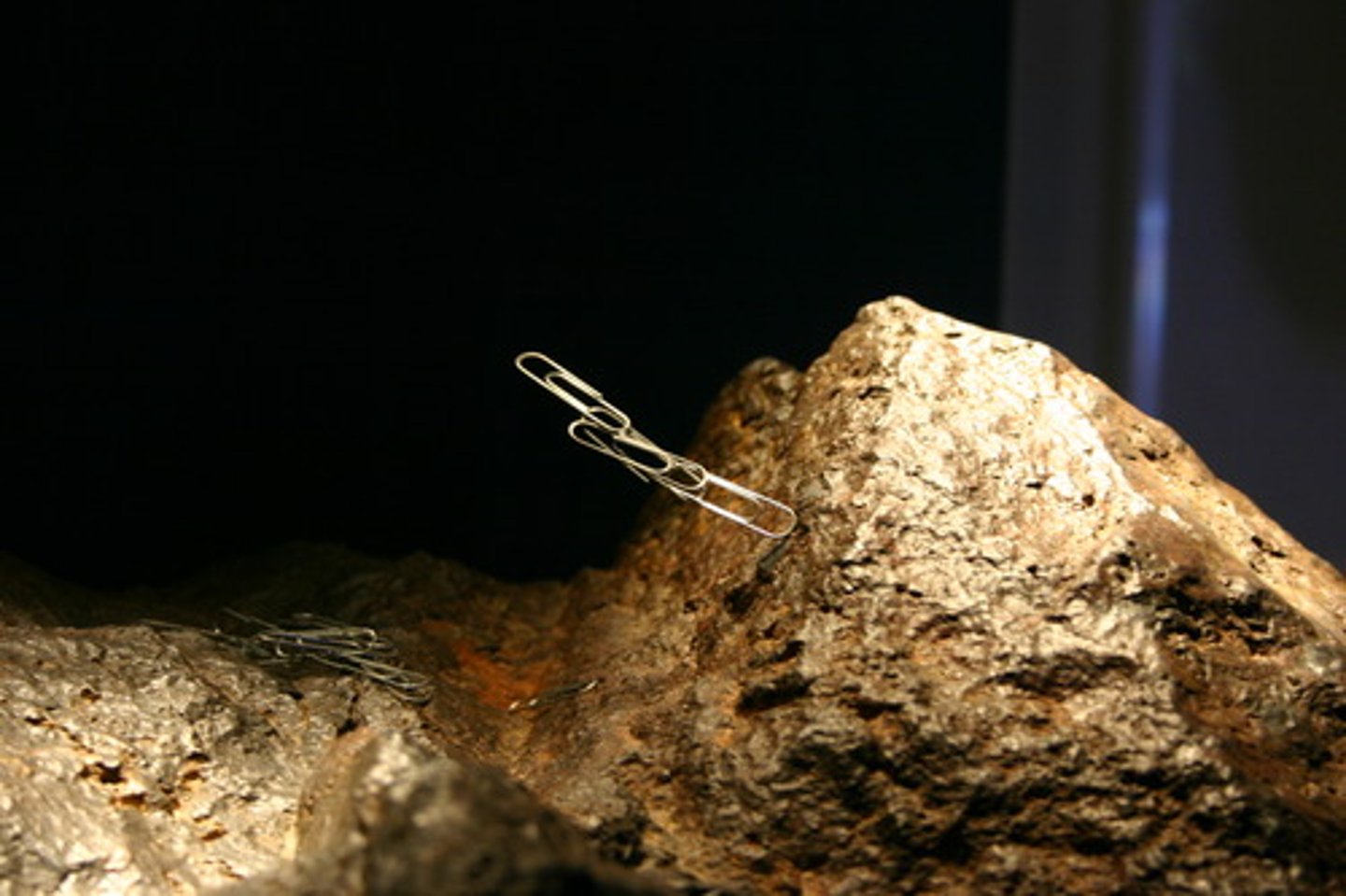 <p>A mineral with magnetic properties</p>