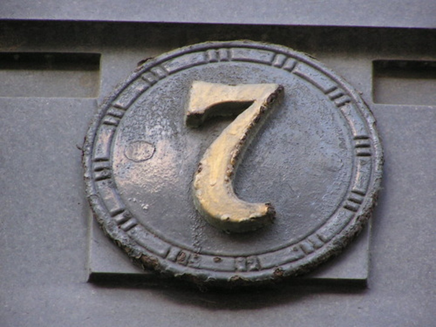 <p>7</p>