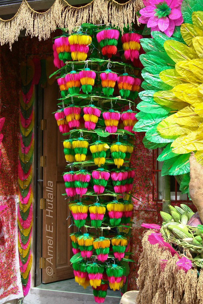 <ul><li><p>Region 4A (Quezon)</p></li><li><p>A delicacy made of glutenous rice and shaped into a leaf used in the Pahiyas Festival in Lucban, Quezon which is also made to serve as a decorative piece</p></li></ul>