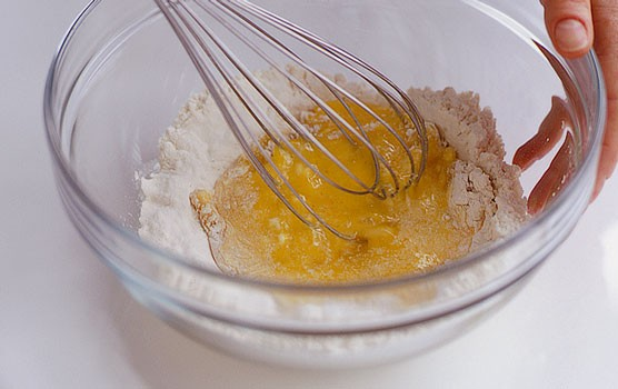 <p>Whisk</p>