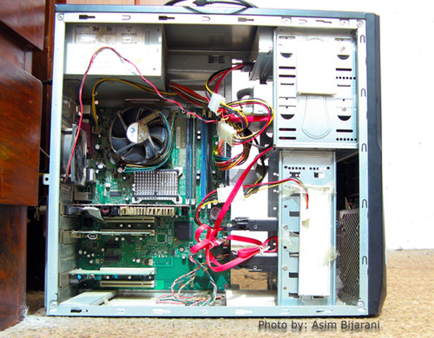 <p>Physical components inside a computer</p>