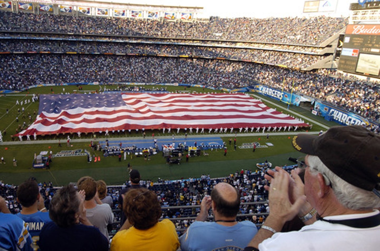 <p>adj. đáng kể = considerable = significant</p>