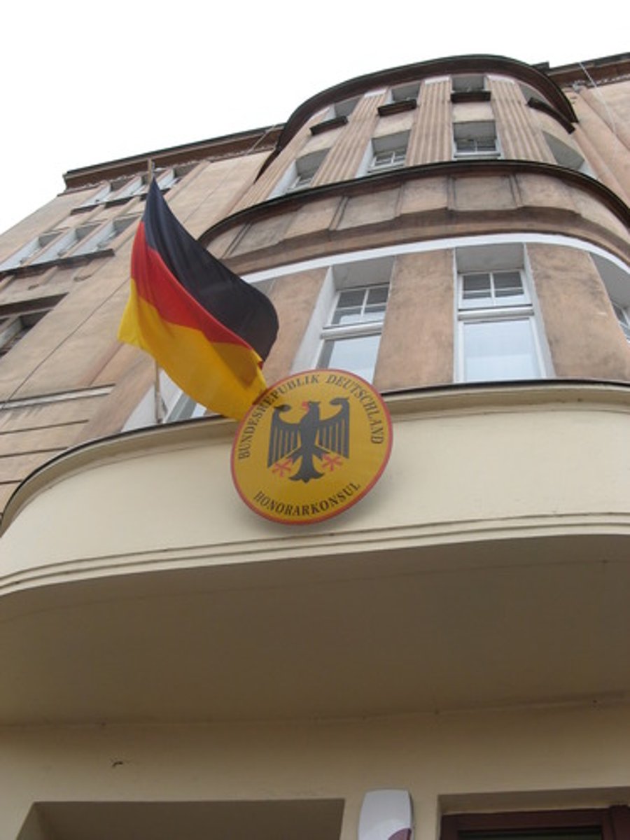 <p>das Konsulat, die Konsulate</p>