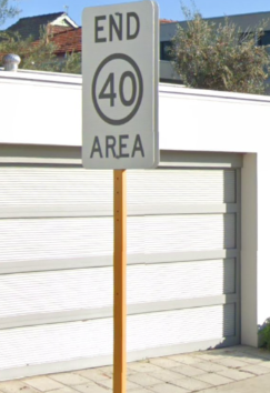<p>Which Australian state have yellow signposts for road signs?</p>