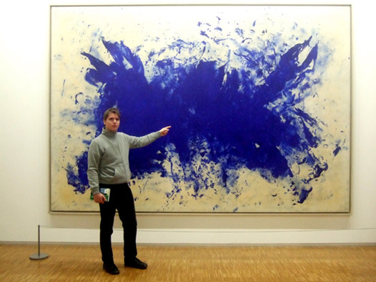 <p>cách hiểu, cách giải thích</p><p>ex:</p><p>- His interpretation of the story is different from mine. → Cách hiểu câu chuyện của anh ấy khác với tôi.</p><p>- The law is open to interpretation.→ Luật có thể được hiểu theo nhiều cách.</p>