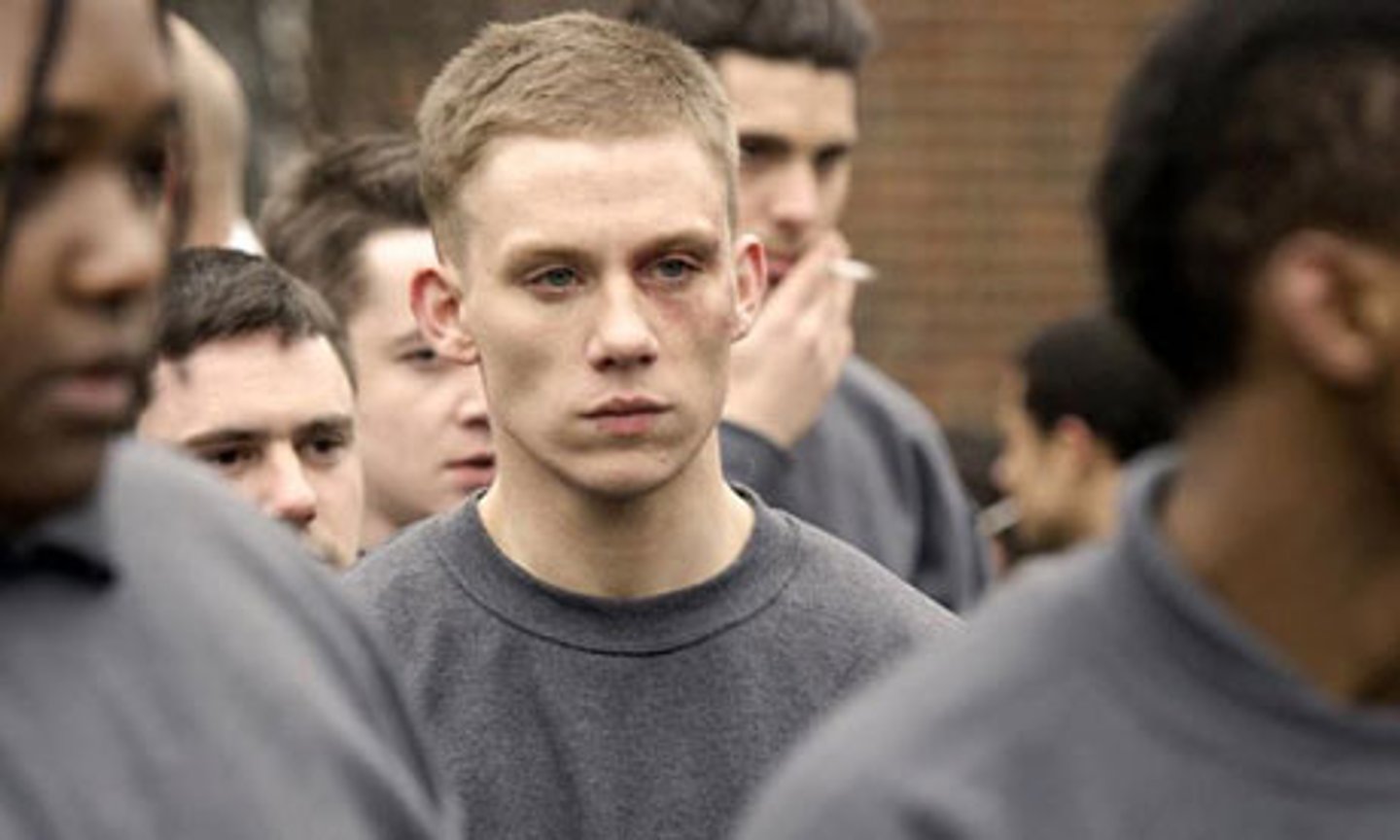 <p>noun - người phạm tội Young offenders need guidance.</p>