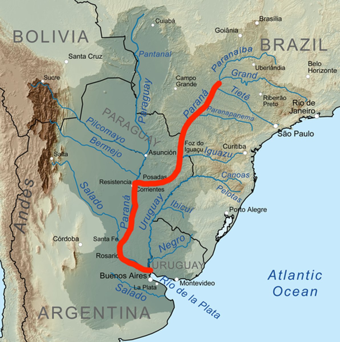<p>es un gran río del centro-este de Sudamérica que fluye a través de Brasil, Paraguay y Argentina.</p>