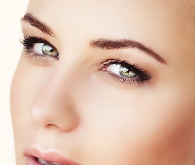 <p>You <strong>see</strong> with your eyes.</p><p><span>|siː| (|ˈsɔː|, |ˈsiːn|)</span></p><p>Видеть</p>