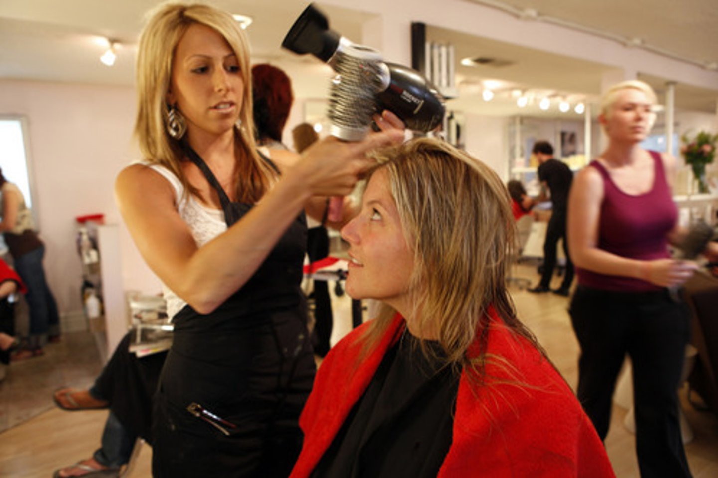 <p>beautician, hairdresser</p>