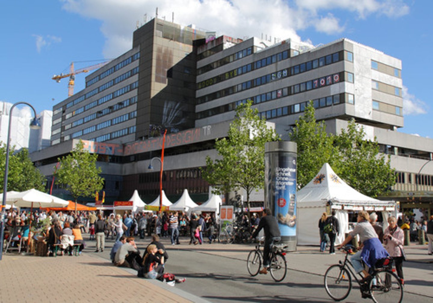 <p>areas with relaxed taxes and rules to attract foreign companies and factories.</p>