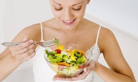 <p><strong>Beslenmek</strong></p>