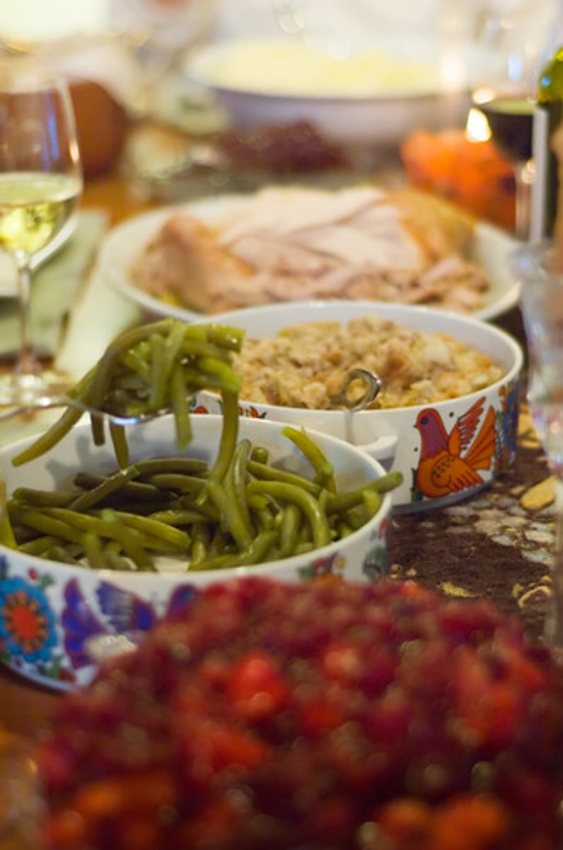 <p>plentiful, abundant, ample, bountiful</p><p>풍부한</p>